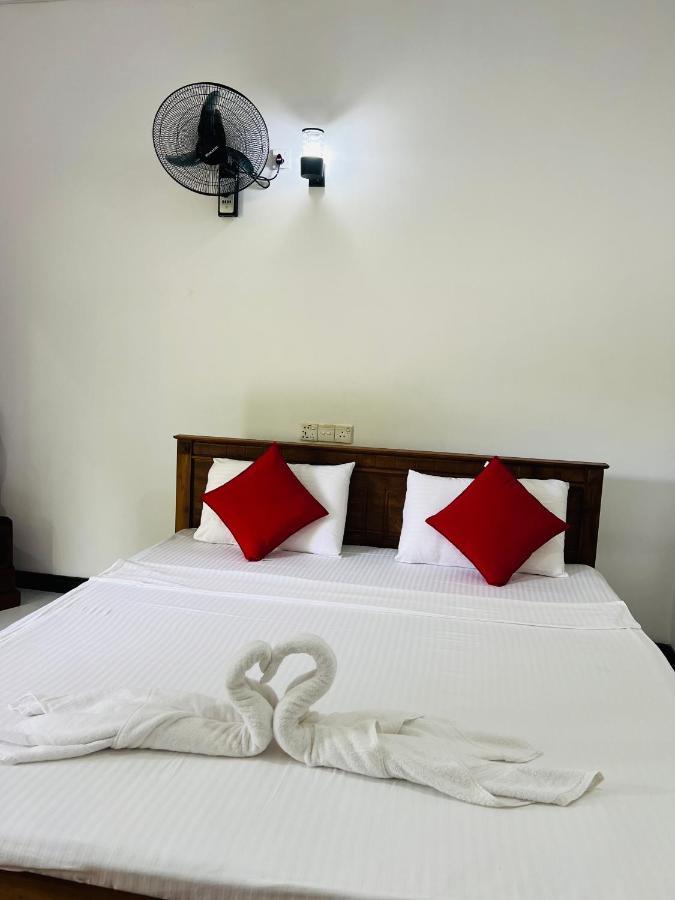 Sigiri Budget Homestay Сигирия Экстерьер фото